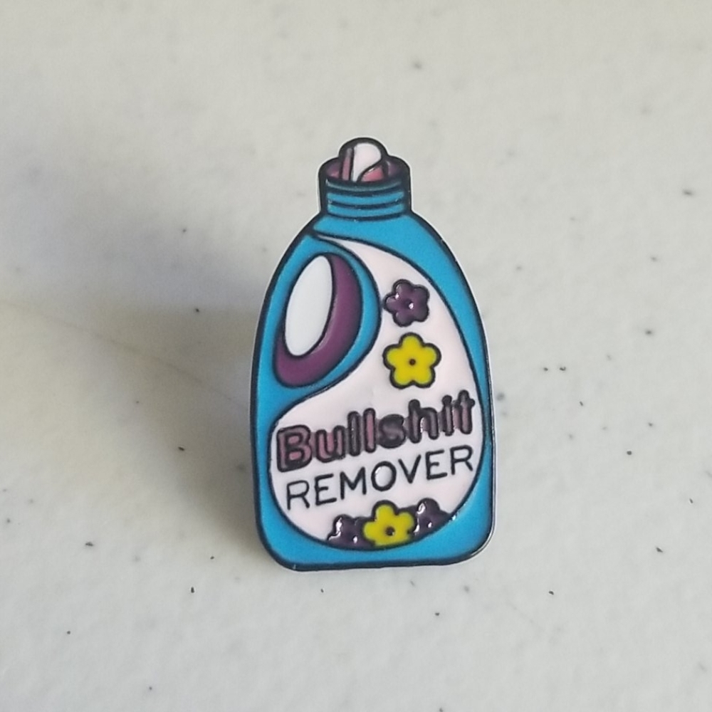 Detergent Remove Repellent Style Brooch/Pin